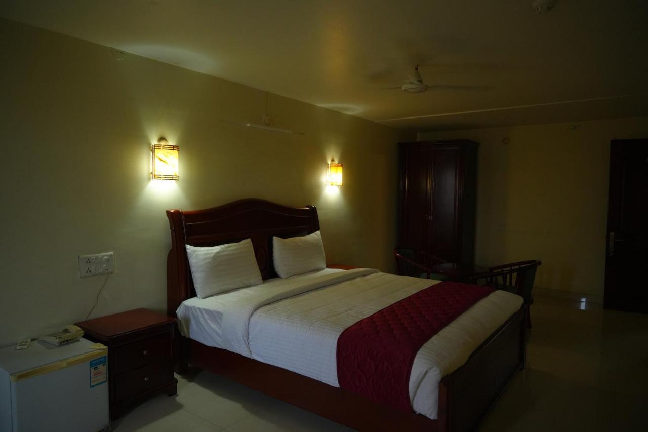 Mg Zion Hotel Tirupati Extérieur photo