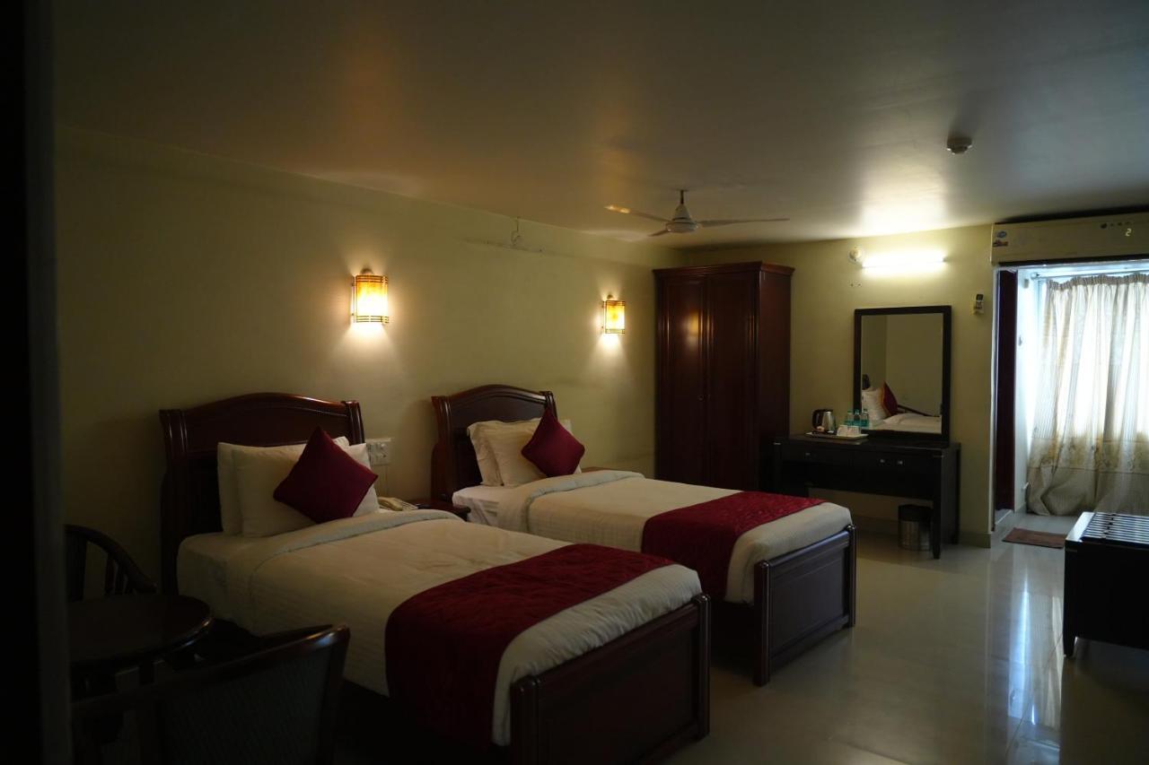 Mg Zion Hotel Tirupati Extérieur photo