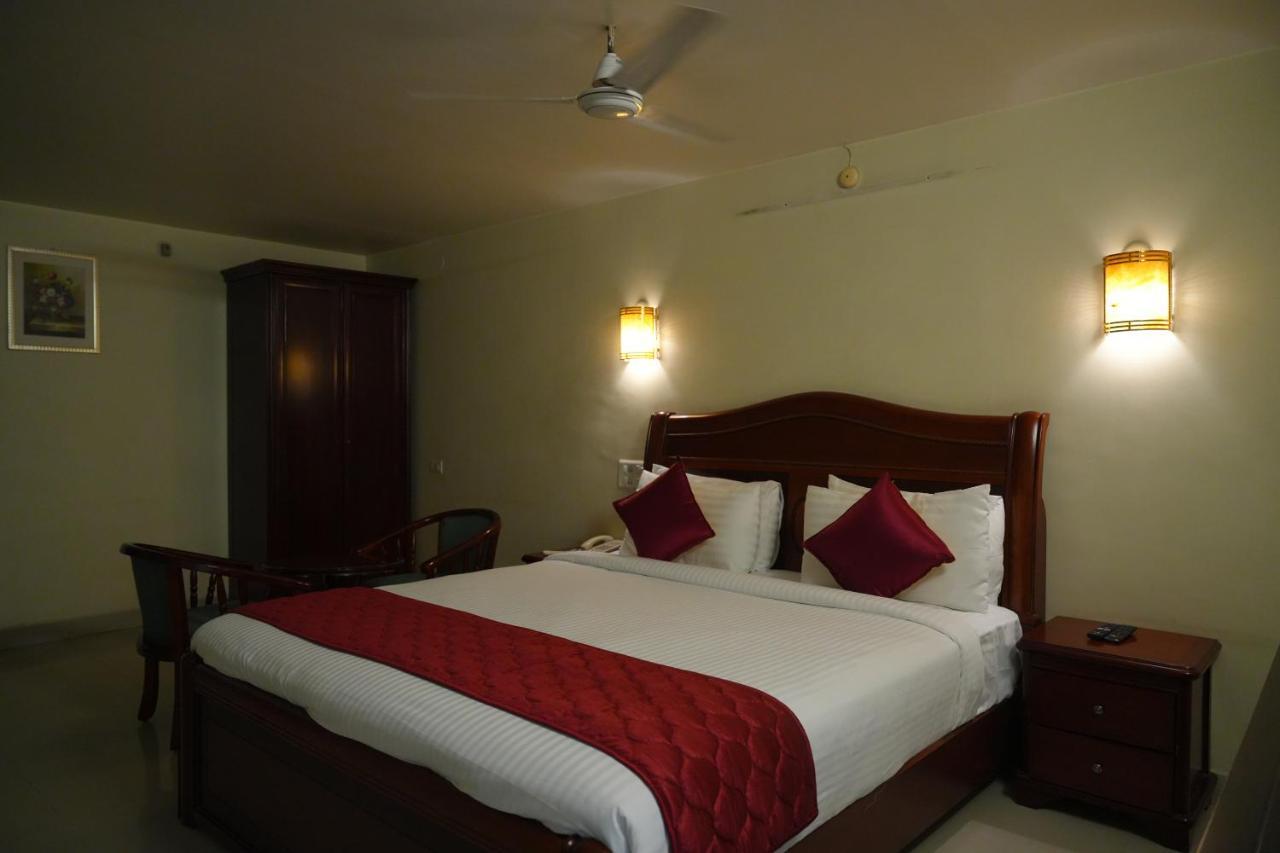 Mg Zion Hotel Tirupati Extérieur photo